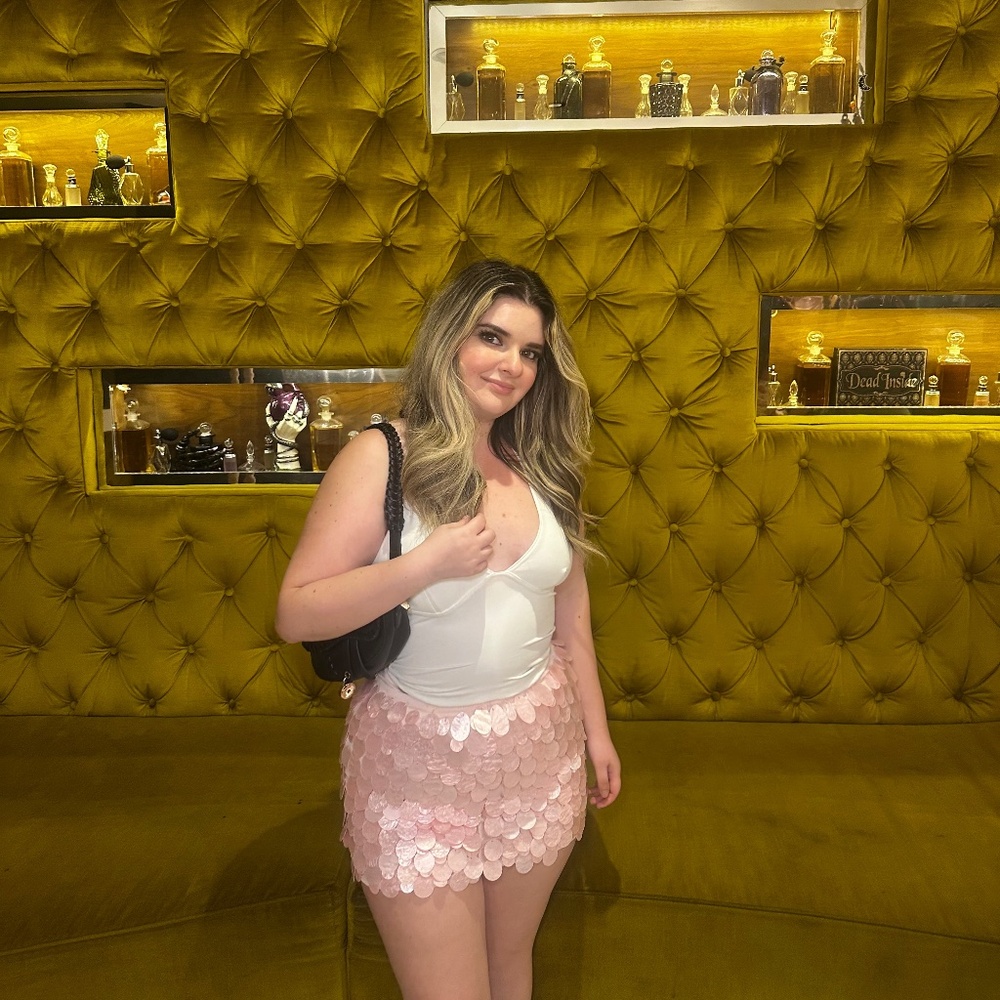 Hi Babes! Thank you for checking out my poshmark!
